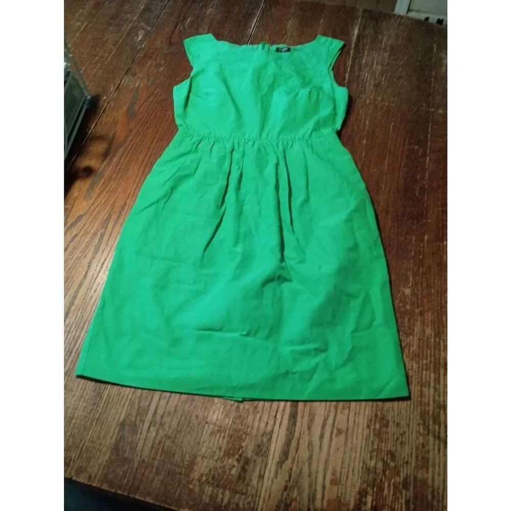 Size 0 J Crew Green Short Sleeve Round Neck Rear Zip Lined Midi Dress Rear Slit